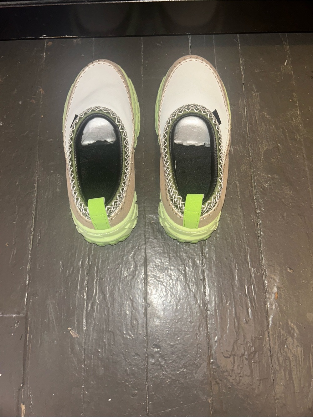 Lifestyle Shoes - Picture 3 of 4